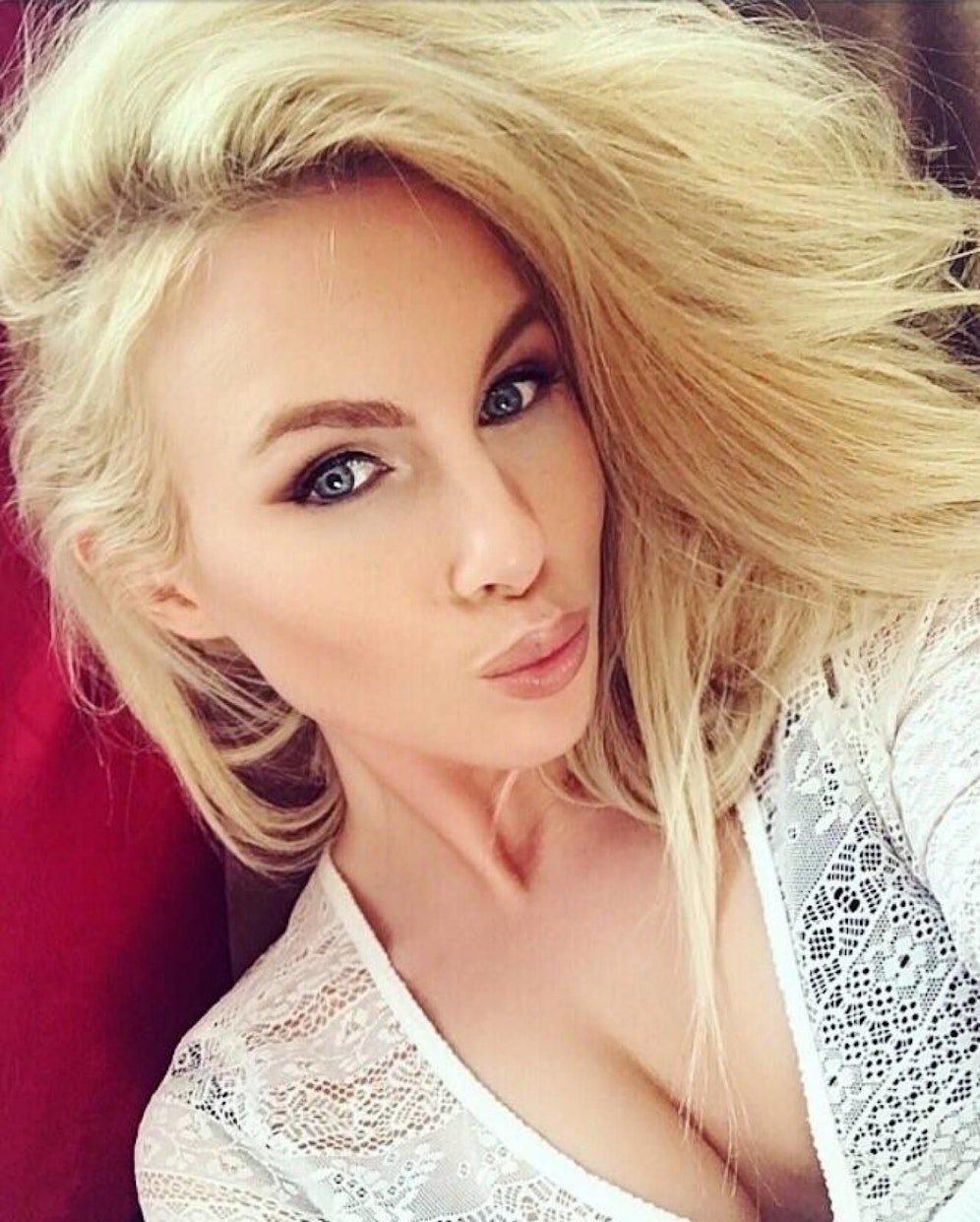 Melanie, 23 Jahre alt, wäre es eine Ehre mit Manfred Baumann zu shooten . :)