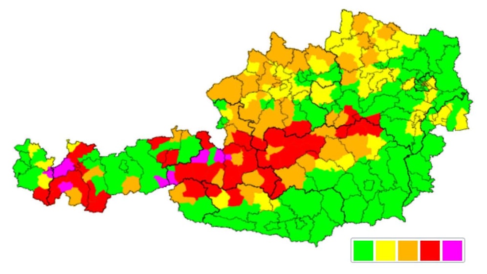 Hier die Karte aller Unwetterwarnungen für Donnerstag: Im Norden wird's stürmisch, vor allem im Osten wird heftiger Schneefall erwartet.