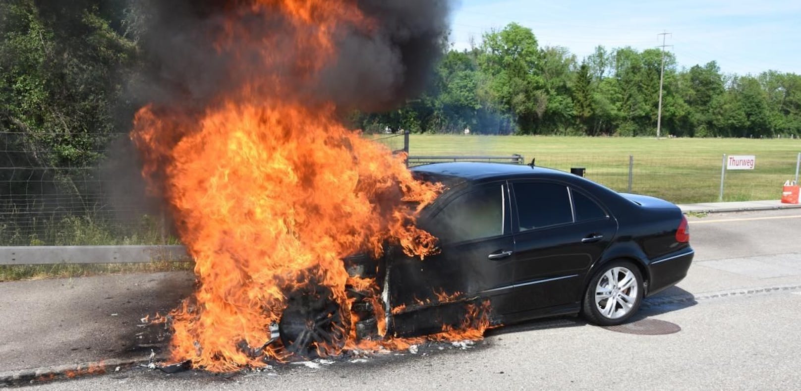 Benzin statt Diesel  laut Polizei soll eine Falschbetankung schuld an dem Fahrzeugbrand sein.