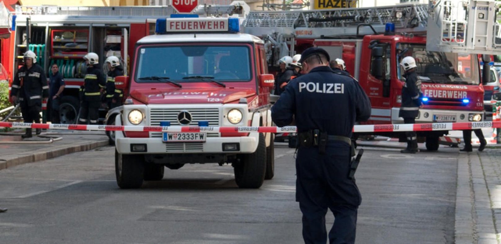 Feuerwehreinsatz in Lauterach wegen einer unter einem LKW eingeklemmten Frau. (Symbolbild)