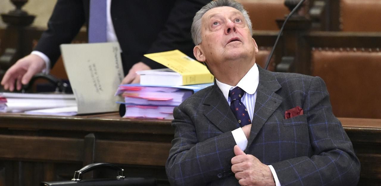 Heute.at - Haftunfähiger Elsner stört Hotelgäste mit Zigarre