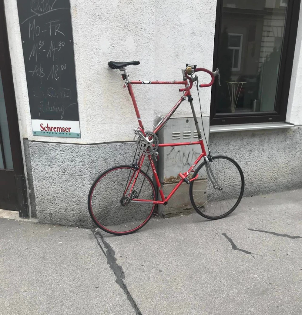 Dieses Vehikel ist ein echter Balanceakt  gesichtet von einer "Heute"-Leserin in Wien-Margareten.