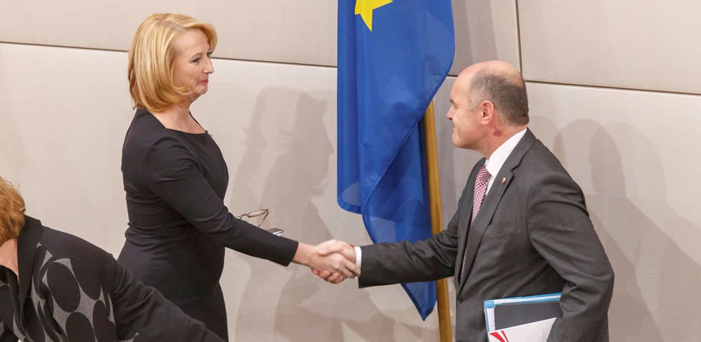 Ein Bild aus besseren Tagen: Bures und Sobotka.