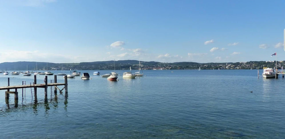 Die Polizei warnt vor der geringen Wassertiefe im Bereich Rohrspitz am Bodensee