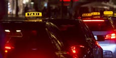 Fahrgast schlägt Taxi-Fahrerin (48) nach Disco zusammen