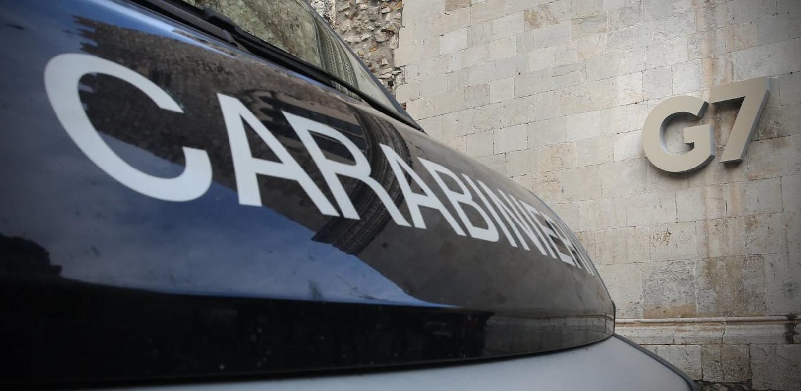 Laut Carabinieri wurden Eltern und zwei weitere Verdächtige unter Arrest gestellt.