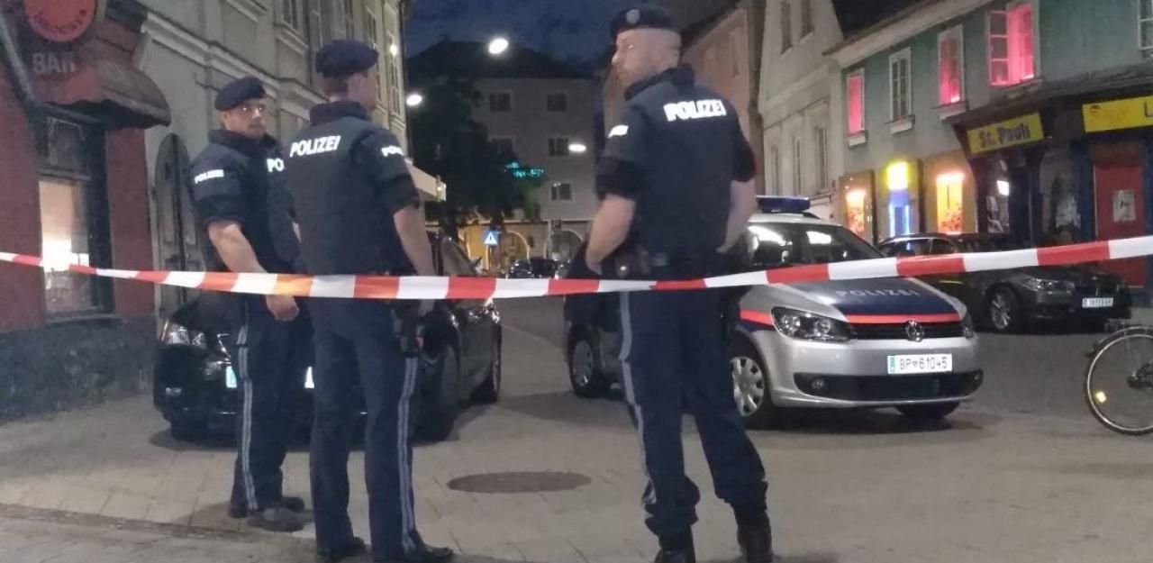 Die Polizei sperrte das Gebiet großräumig ab.