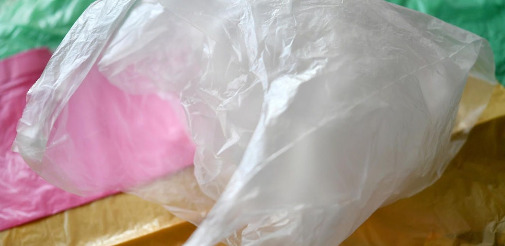 Die Einweg-Plastiksackerl sind in Österreich ab sofort verboten.
