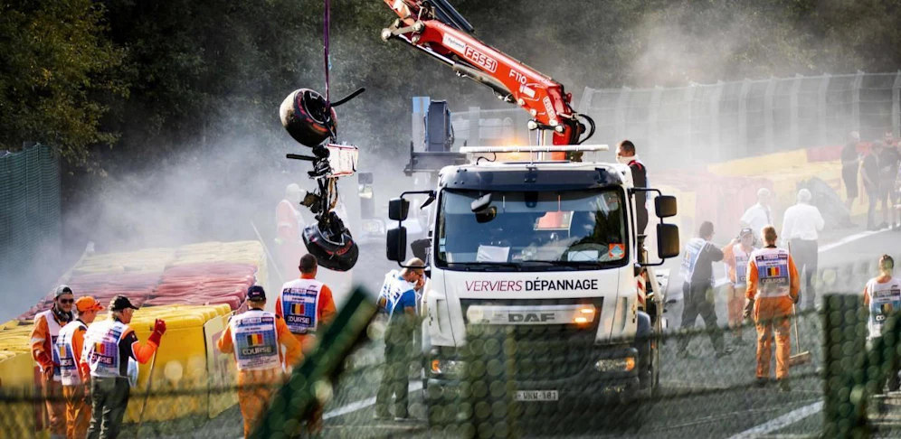 Juan Manuel Correa kämpft nach dem Spa-Crash ums Überleben.
