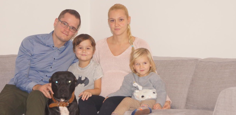 Tapfere Familie: Papa Svetozar, Mama Alma, Damian und Helena                        