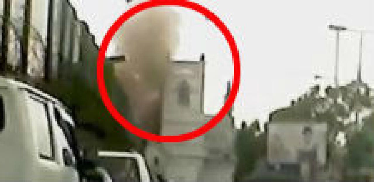 Heute.at - Dashcam-Video zeigt Explosion in Kirche