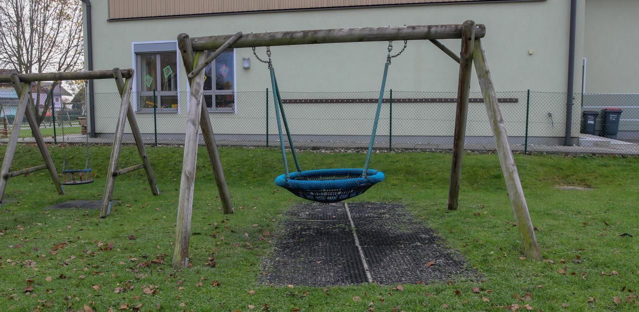 Heute.at - Beinbruch auf Spielplatz – Oma bekommt kein Geld