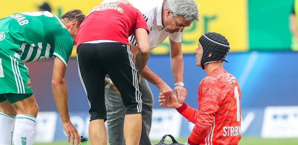 Richard Strebinger wurde gegen den LASK schwindelig. Er reagierte richtig, ließ sich auswechseln.