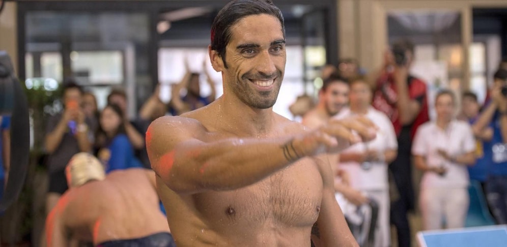 Italiens Ex-Schwimm-Star Filippo Magnini sieht nicht nur gut aus, er rettet auch Leben an den Stränden Sardiniens.  