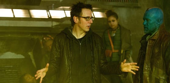 Regisseur James Gunn (mit Brille) am Set von &quot;Guardians of the Galaxy&quot;