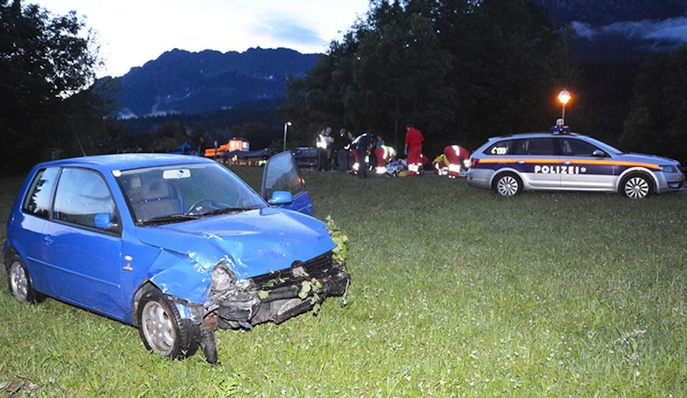 Der Wagen ist nach dem Serienunfall schrottreif