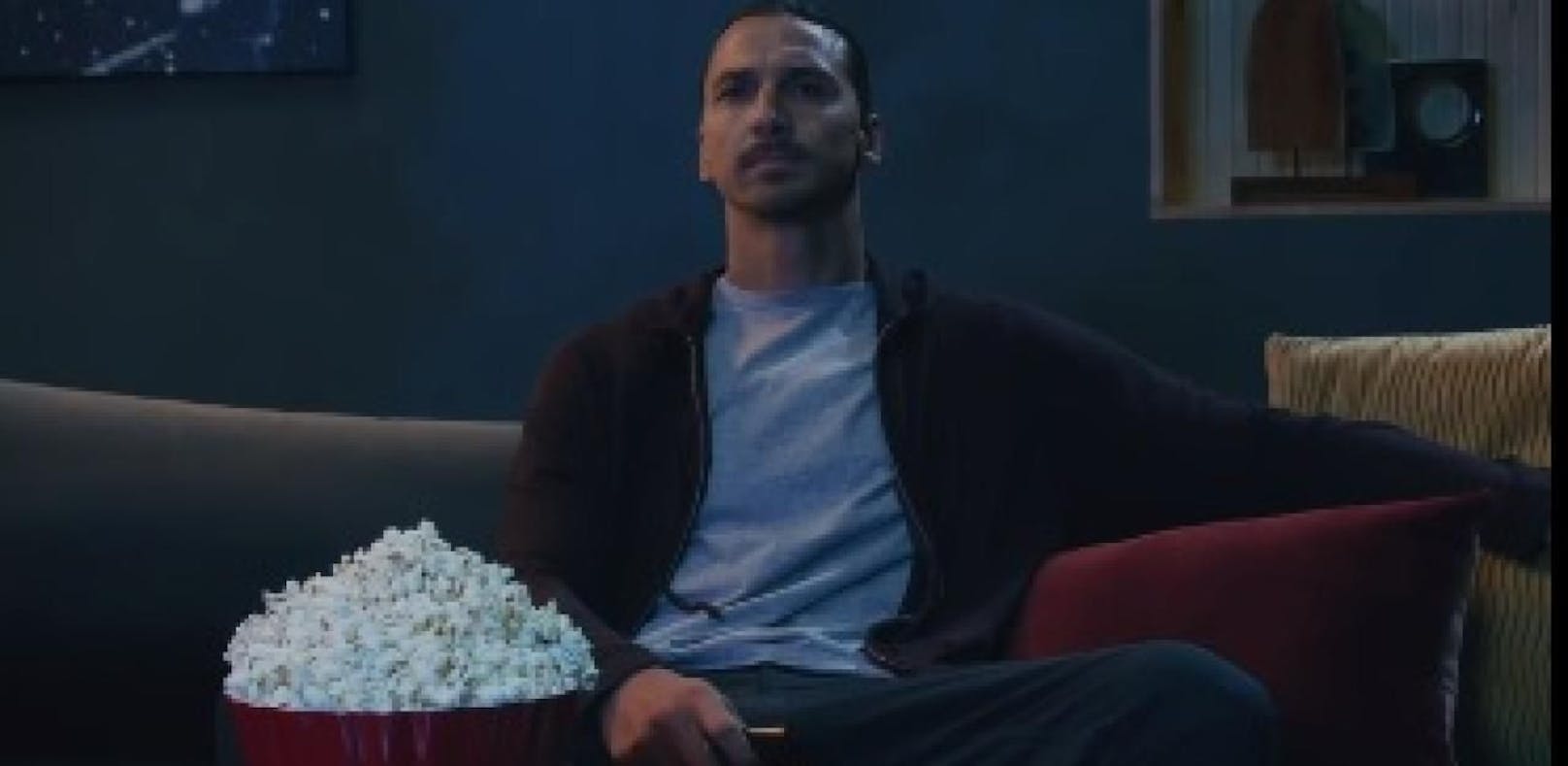 Zlatan Ibrahimovic als Film-Kritiker von Netflix.