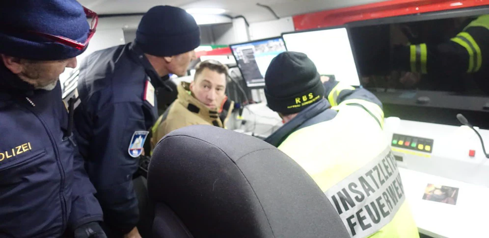 Die Einsatzkräfte suchten auf Hochtouren nach dem vermissten Mädchen (14).                               