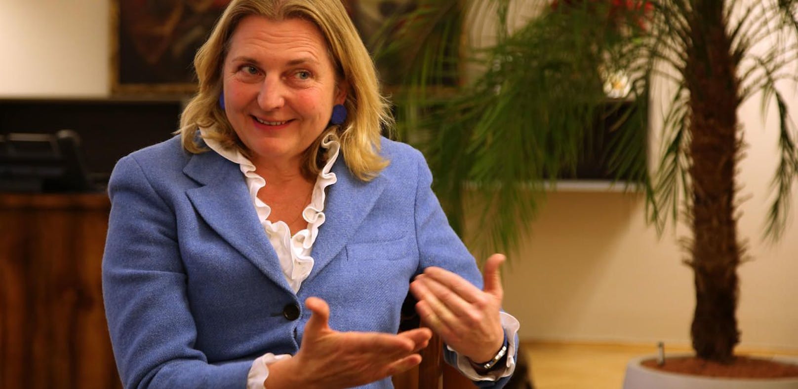 Karin Kneissl (FPÖ) will Arbeit der Frauen besser würdigen.