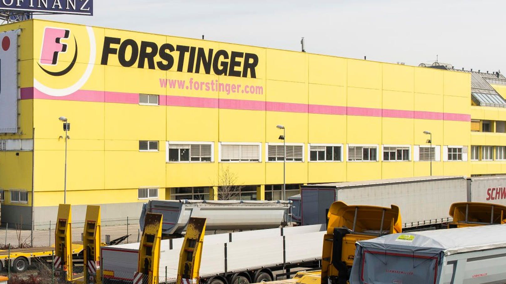Das Forstinger-Zentrallager im 23. Bezirk in Wien. Die ersten Schritte zur erfolgreichen Fortführung des Unternehmens und Sicherung der 500 Arbeitsplätze wurden gesetzt.