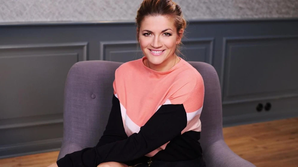 Das Promi-Magazin 'Prominent!' bei VOX berichtet täglich und immer aktuell über neueste Ereignisse, Geschichten und Gerüchte aus der Welt der Stars. Nina Bott moderiert.