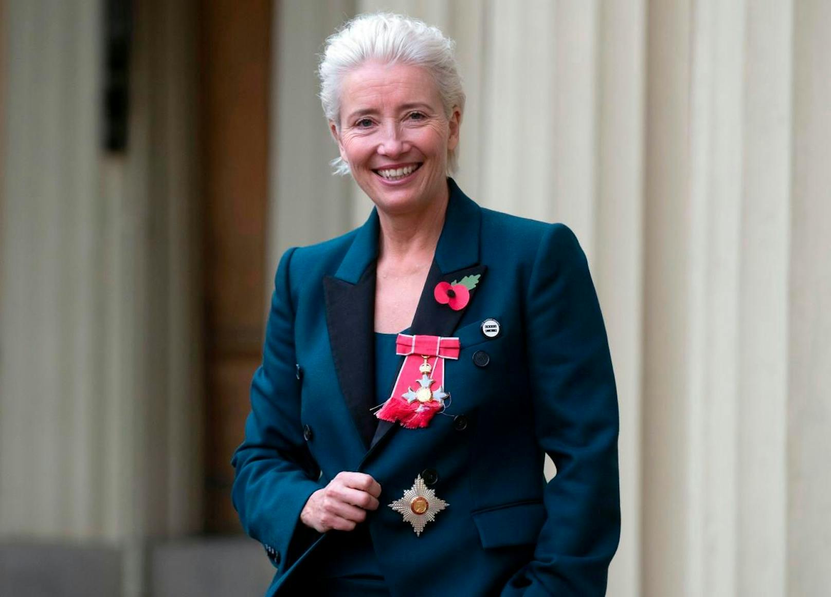 Stolz mit Orden: Emma Thompson ist jetzt Dame Commander of the Order of the British Empire (DBE) 