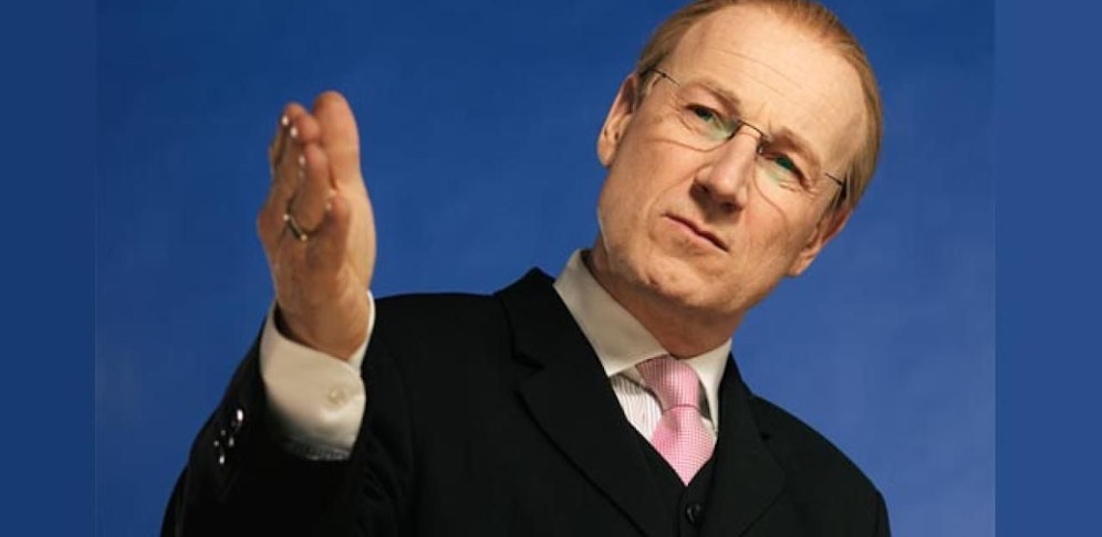 Im Schutzhaus Zukunft spielt Roland Düringer Den Kanzler und Sie können live dabei sein!