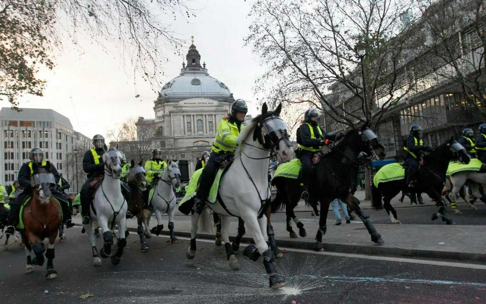 Berittene Polizei gehört in London zum Straßenbild.