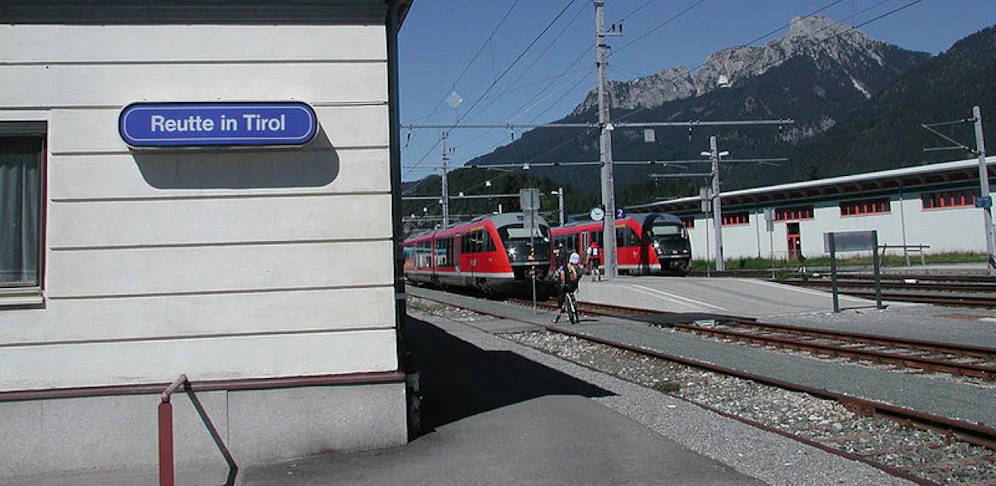 Die Tat ereignete sich nahe des Bahnhofes in Reutte.