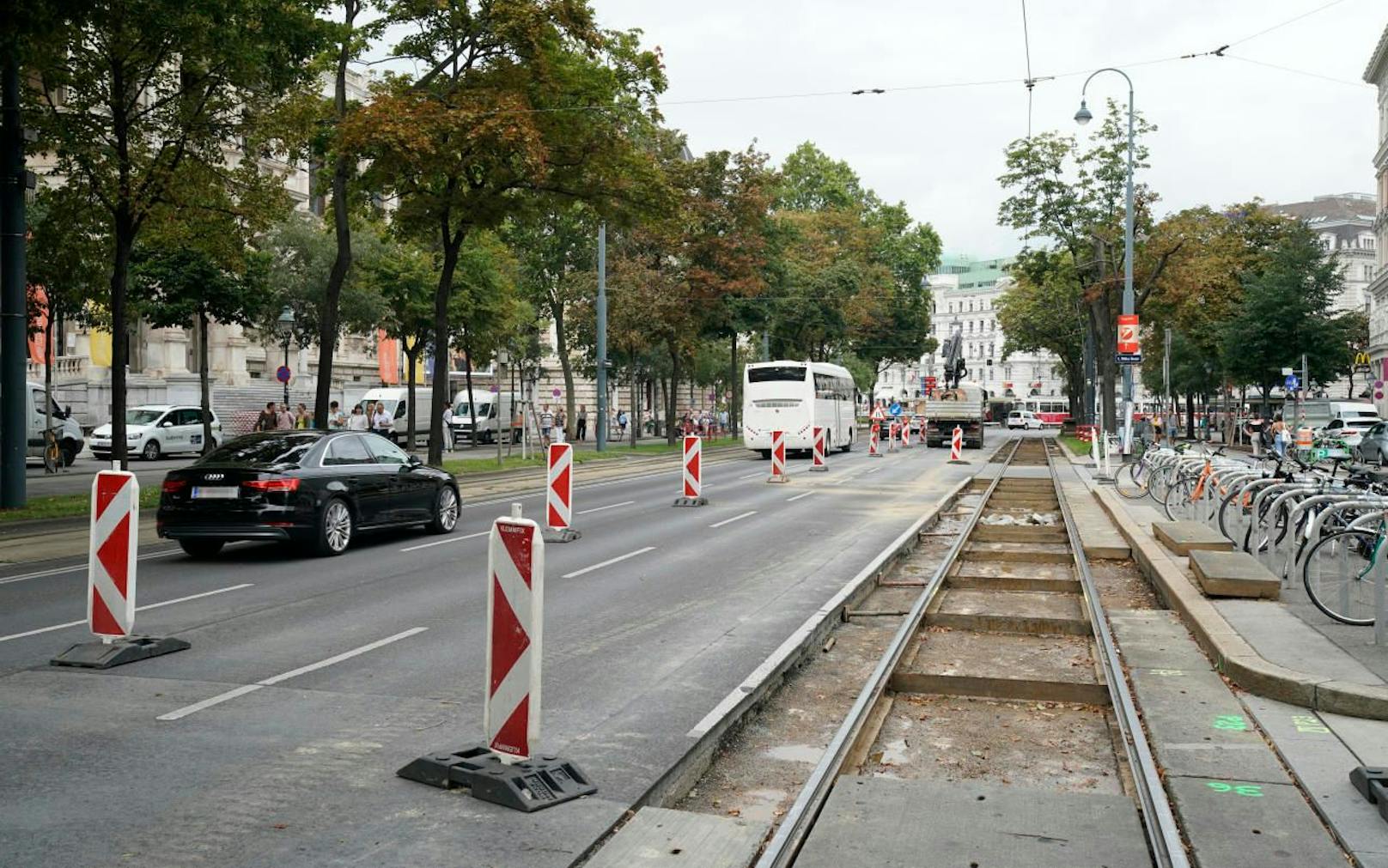 Der Wiener Baustellensommer neigt sich seinem Ende zu. Die Gleisbauarbeiten am Ring werden bis Anfang September abgeschlossen.                               