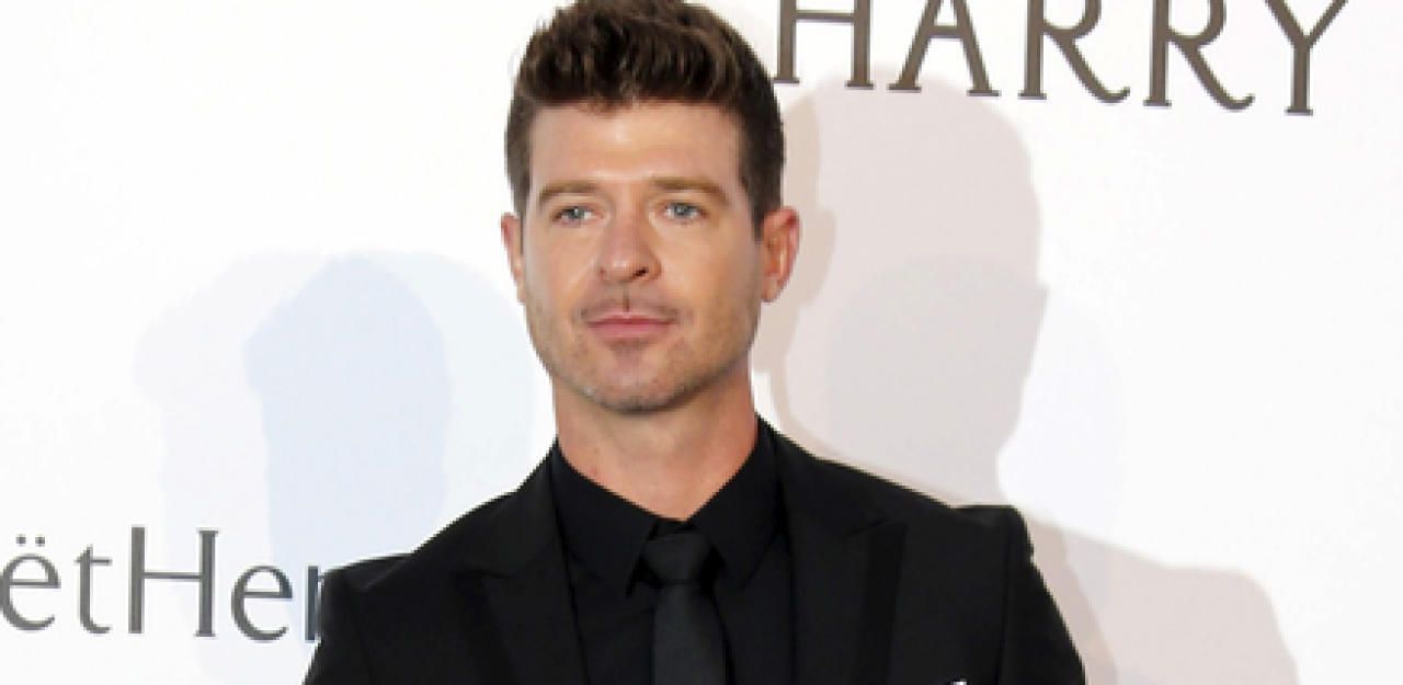 Heute.at - Popstar Robin Thicke verklagt seine Stiefmutter