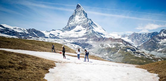 Das 4.478 Meter hohe Matterhorn ist nicht nur ein Wahrzeichen der Schweiz, sondern auch ein beliebter Ort für Kletterer und Bergtouristen.
