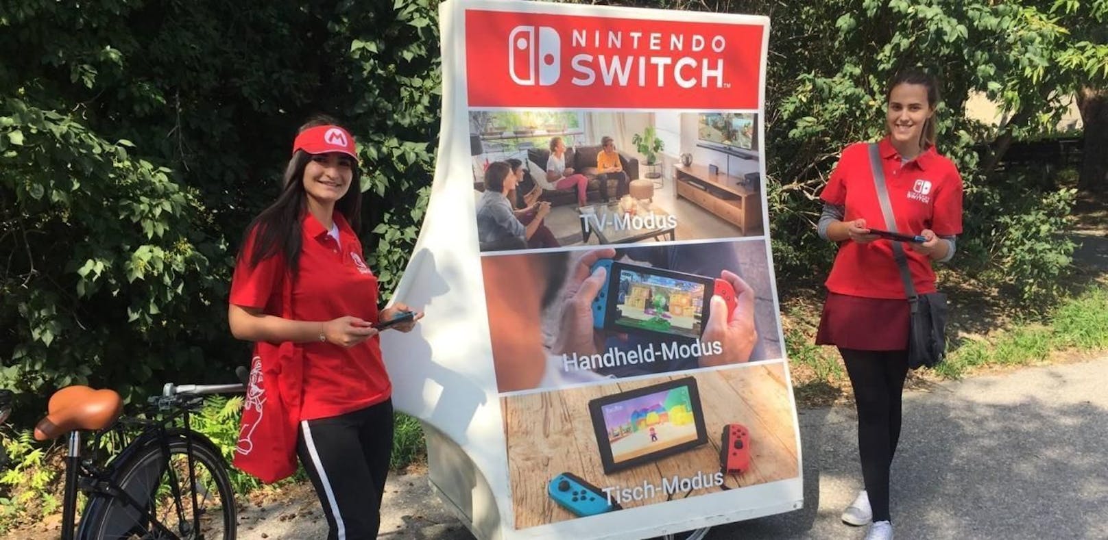 Die Nintendo-Promoter freuen sich auf eine Switch-Zockerei mit Ihnen!