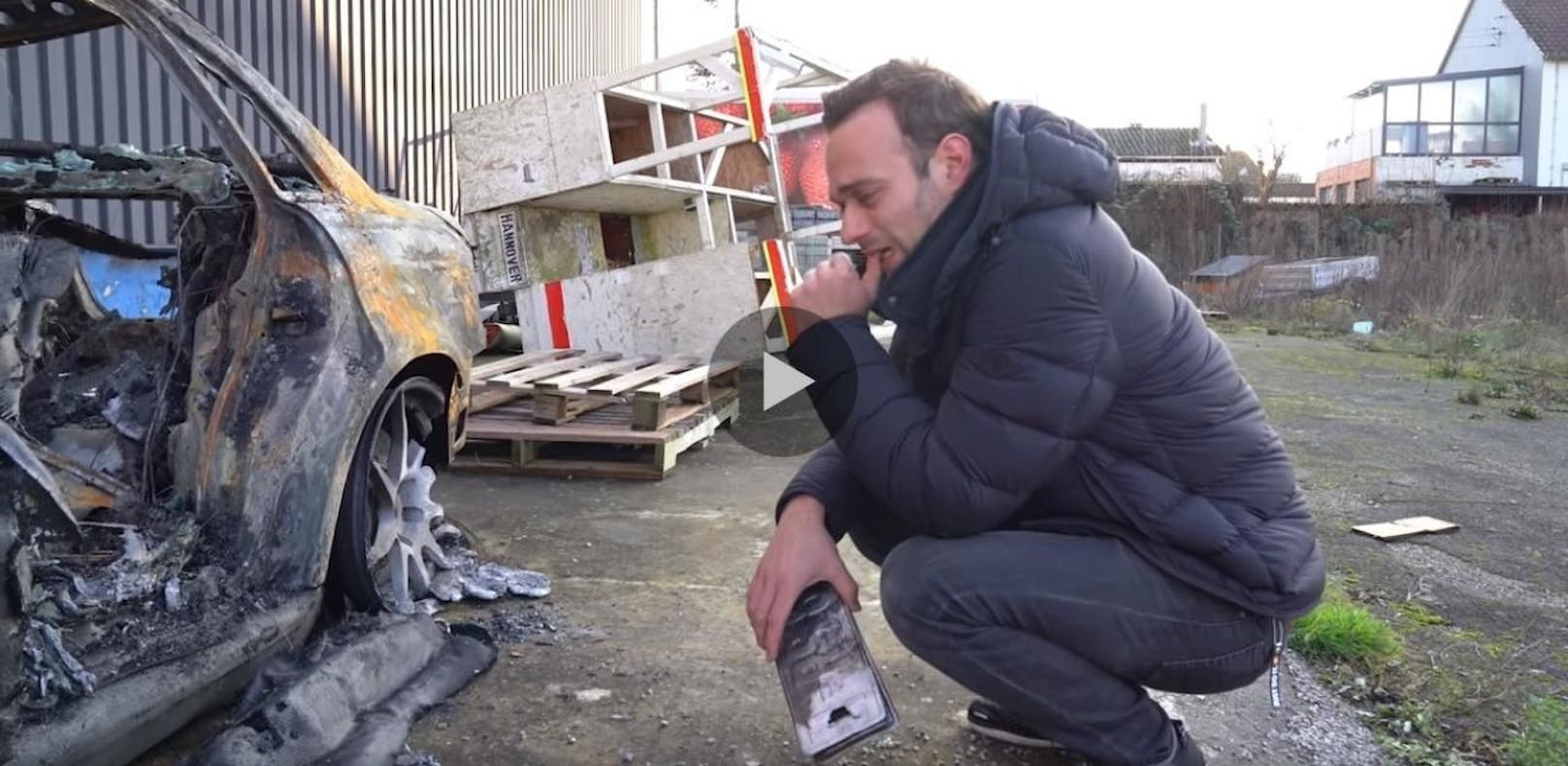 Philipp Kaess' legendäre RS4 Limo ausgebrannt