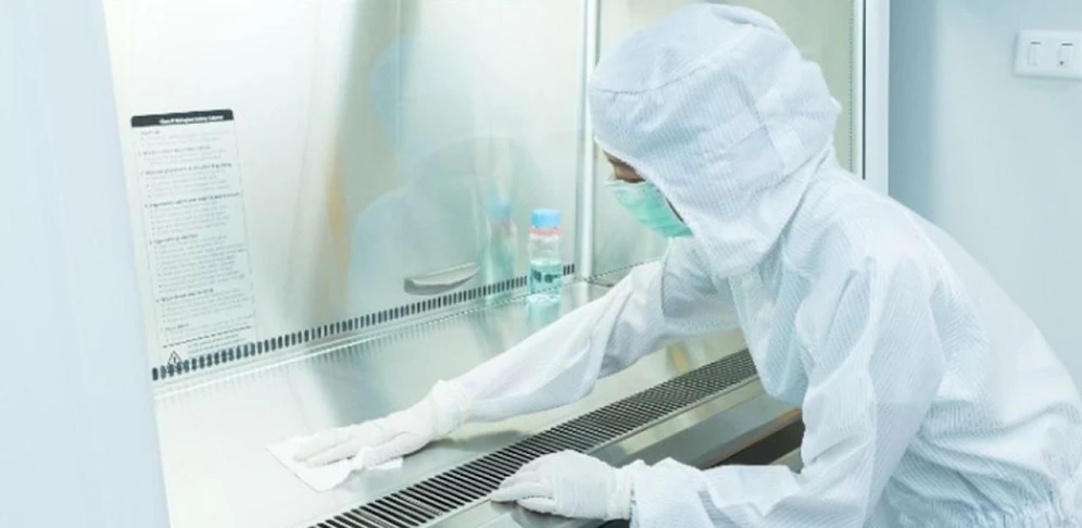 Bleiben Sie zu Hause: Rufen Sie bitte bei der Gesundheitshotline unter 1450 an.  