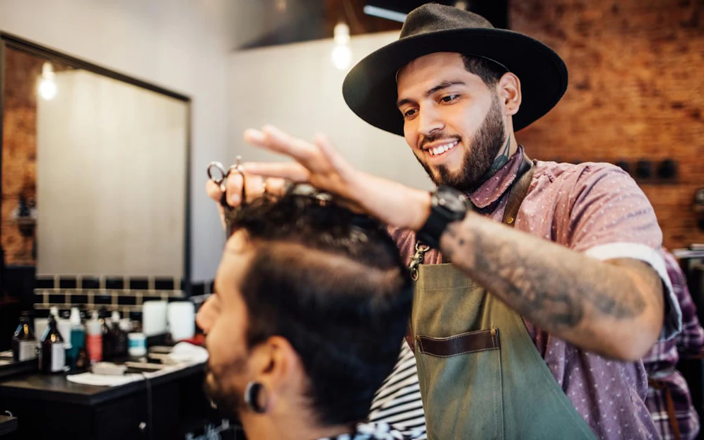 Haare schneiden-Gesundheitsberatung inklusive 