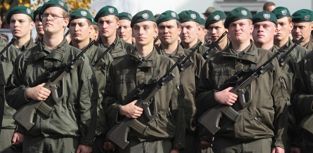 Die ÖVP will den Mangel an Grundwehrdienern beheben.