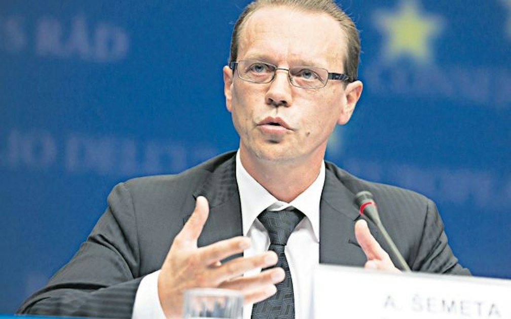 Politik – Steuer-Chef der EU rüffelt nun Österreich | Heute.at