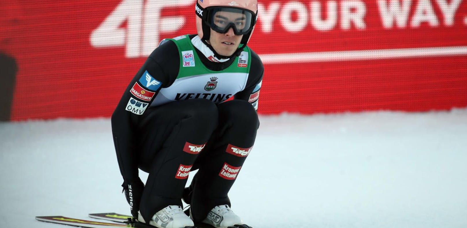 Stefan Kraft vergab mit Rang 13 in Garmisch die Chancen auf einen Gesamtsieg bei der Vierschanzen-Tournee. 