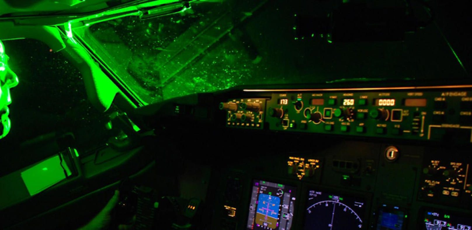 Laserpointer-Attacke auf einen Piloten.