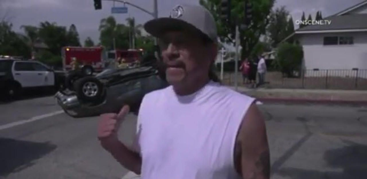 Heute.at - Danny Trejo rettet Baby aus Autowrack