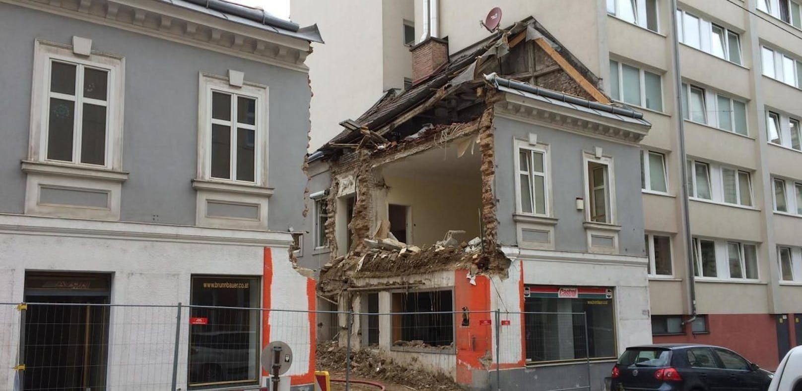 Haus in der Zieglergasse 53 wird schnell noch abgerissen. 
