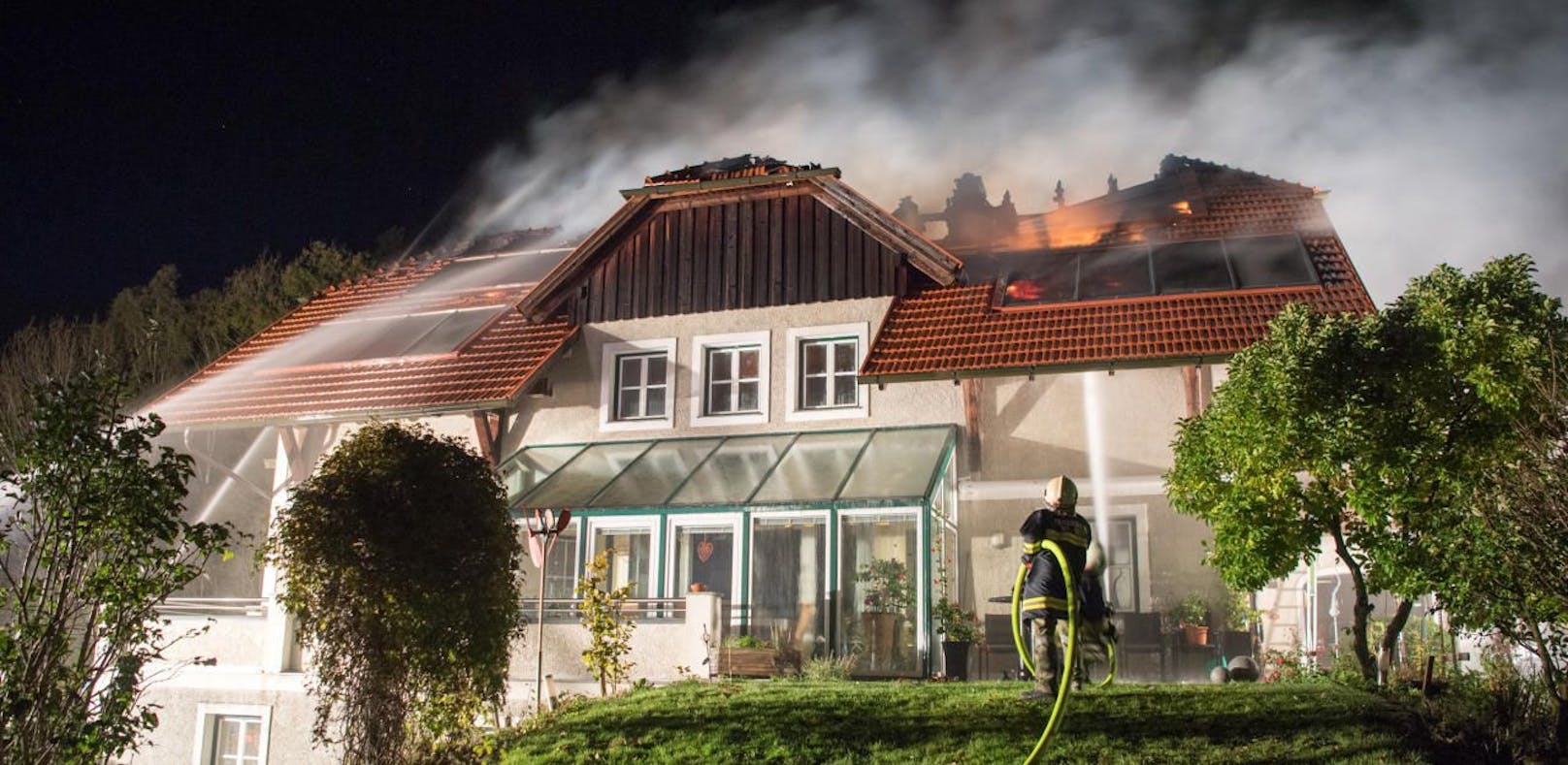 Großeinsatz der Feuerwehr bei Wohnhausbrand
