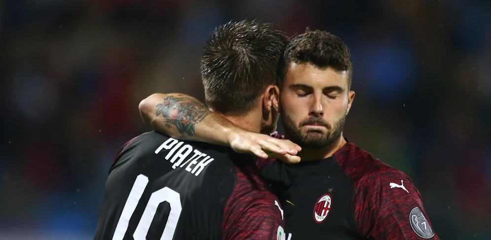 Der AC Milan, hier die beiden Torjäger Piatek und Curtrone, darf nicht im Europacup antreten.