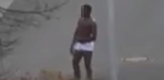 Die Mordkommission ermittelt jetzt gegen den 24-Jährigen. Über YouTube, Facebook und Co. verbreitet sich aktuell ein schockierendes Video der Tat.