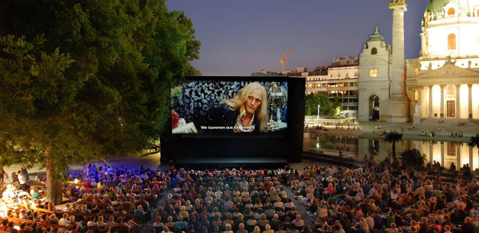 Am 29. Juni startet wieder das Open-Air-Kino vor der Karlskirche.