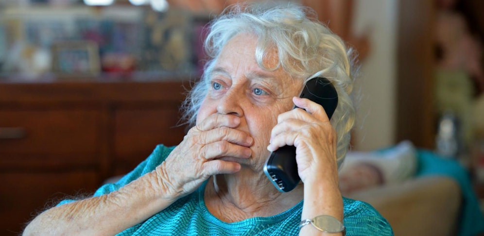 Eine Pensionistin wurde von einem "Polizisten" hinters Licht geführt