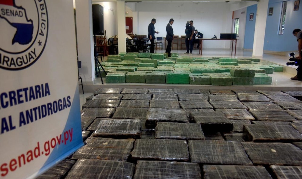 Erst Ende März 2018 war es der Polizei von Paraguay gelungen insgesamt 9.453 Kilo Marihuana mit Bestimmungsort Argentinien vor der Grenze abzufangen.