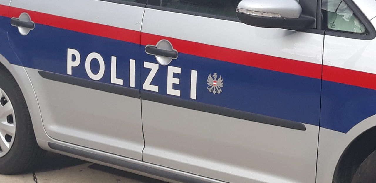 Heute.at - Rave-Party mit 70 Gästen von Polizei aufgelöst