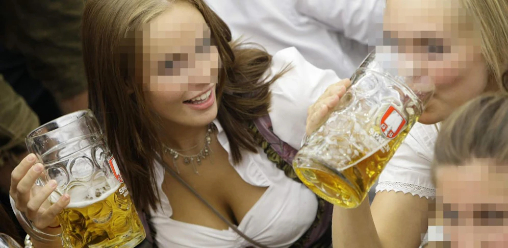 Ein Partybild von der Wiesn überführte die Trachtendiebin. Symbolfoto